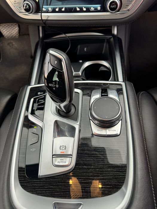 BMW Seria 7 - Stare impecabilă