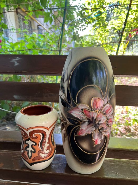 Продам вазы керамические.
