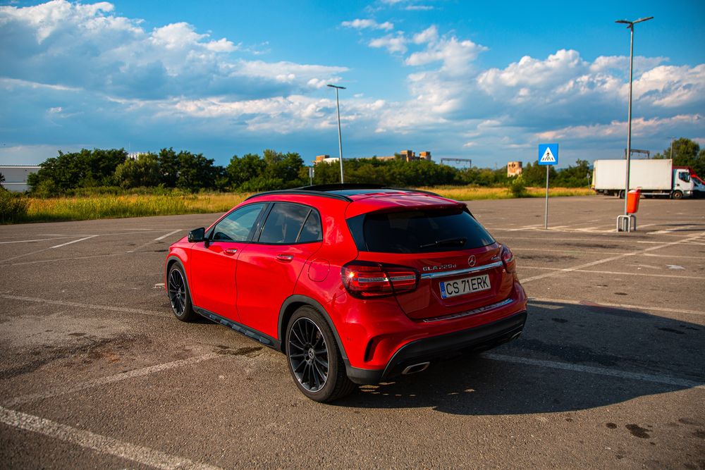 MERCEDES-BENZ GLA 2018 — imagine 2