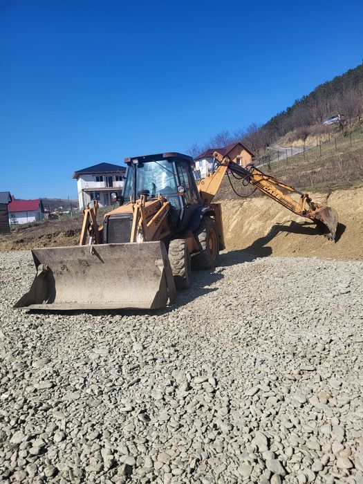 Vând buldoexcavator case 580sle