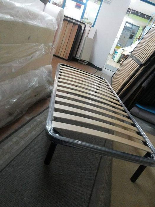 Подматрачни рамки метални и метални легла с крака