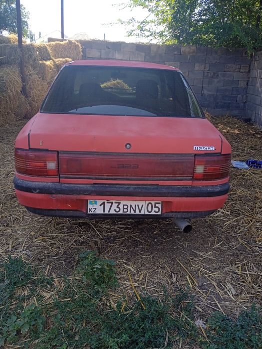 Продам машину Мазда
