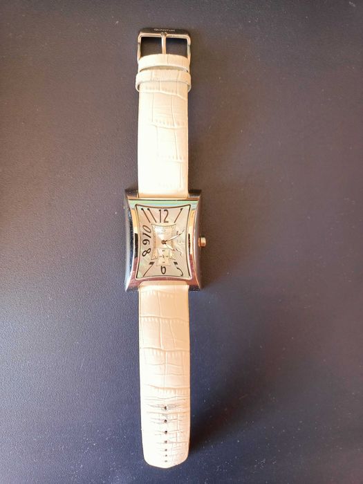 Продам наручные часы Quantum