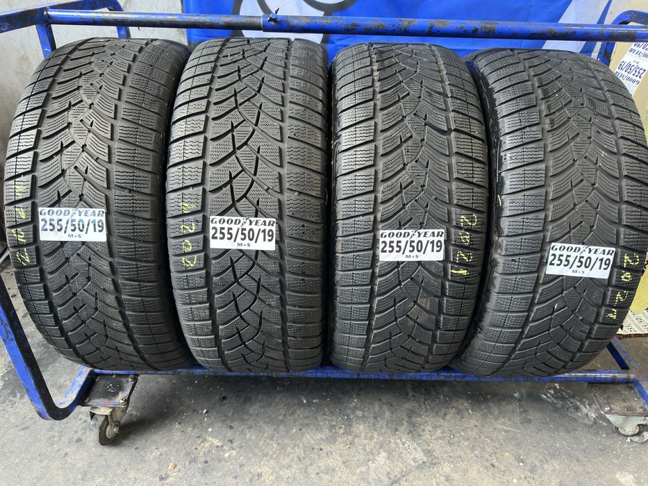255/50/19 Good Year M+S