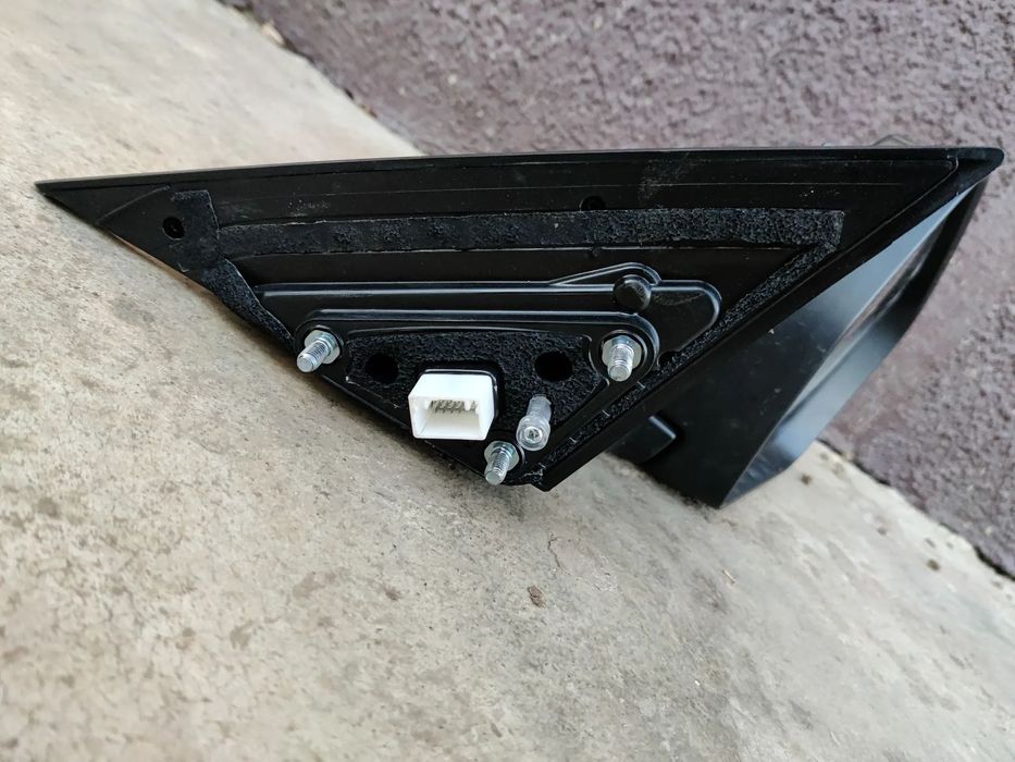 Oglinda dreapta fata 10 pini fire SsangYong Tivoli 2019-2023 Cod E4044628