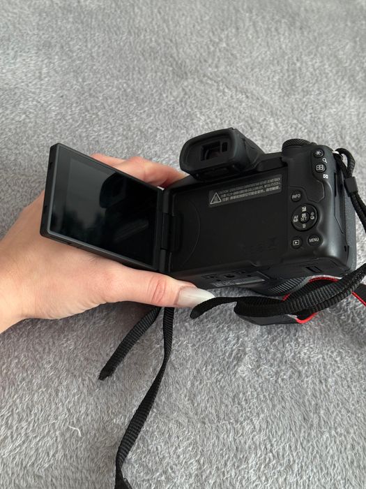 Aparat foto CANON EOS R50 Mirrorless, 24.2 MP, 4K, WI-FI, ob. 18-45 mm