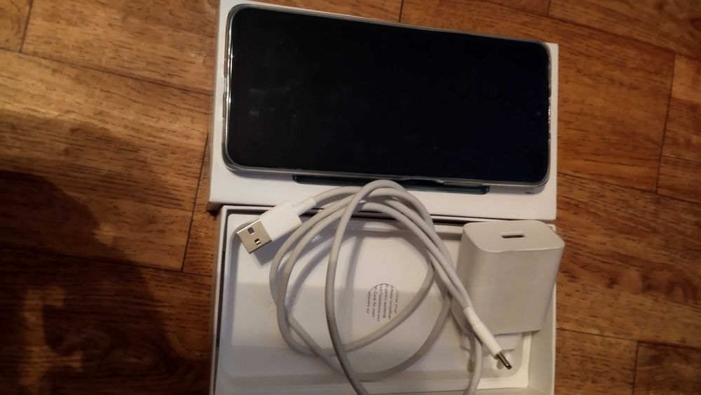 Huawei nova 12i, отлично състояние