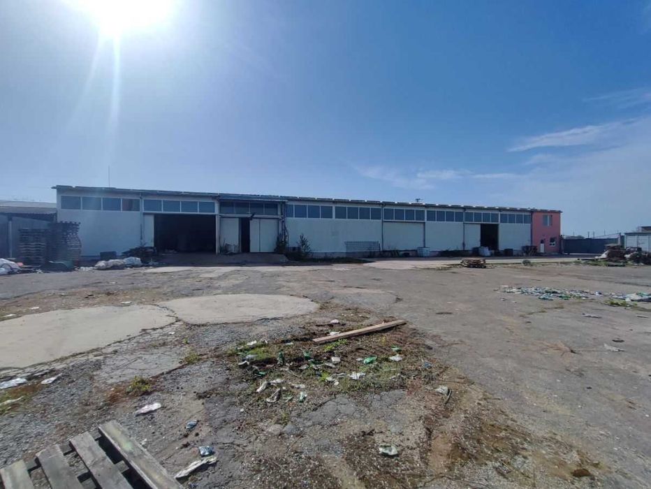 Дава се под наем Промишлена сграда в Велико Търново, Център - 1068 кв.м за 2730 € - Снимка #1