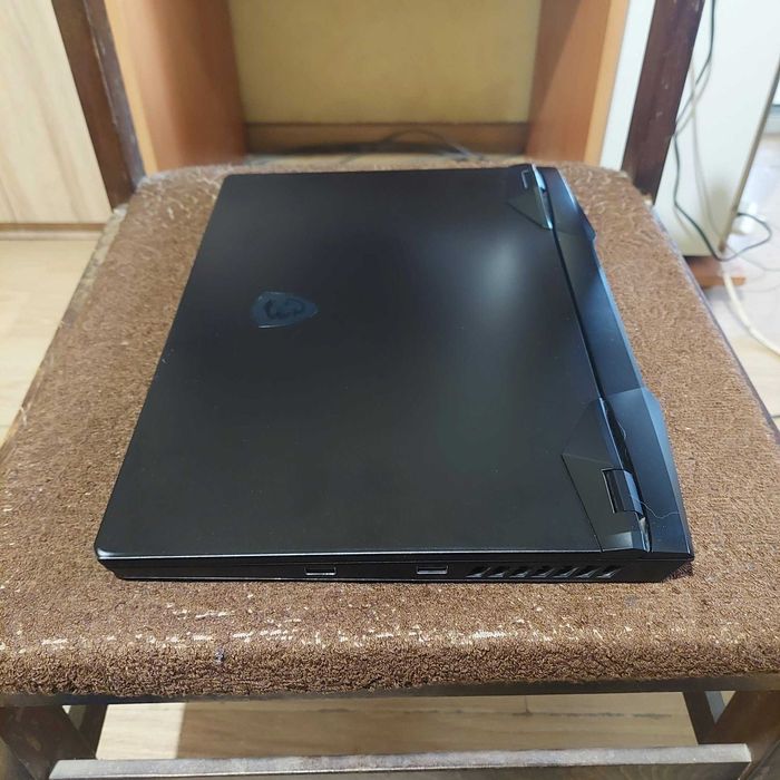 Продавам лаптоп - MSI GP66 Leopard 10UG Gaming Laptop