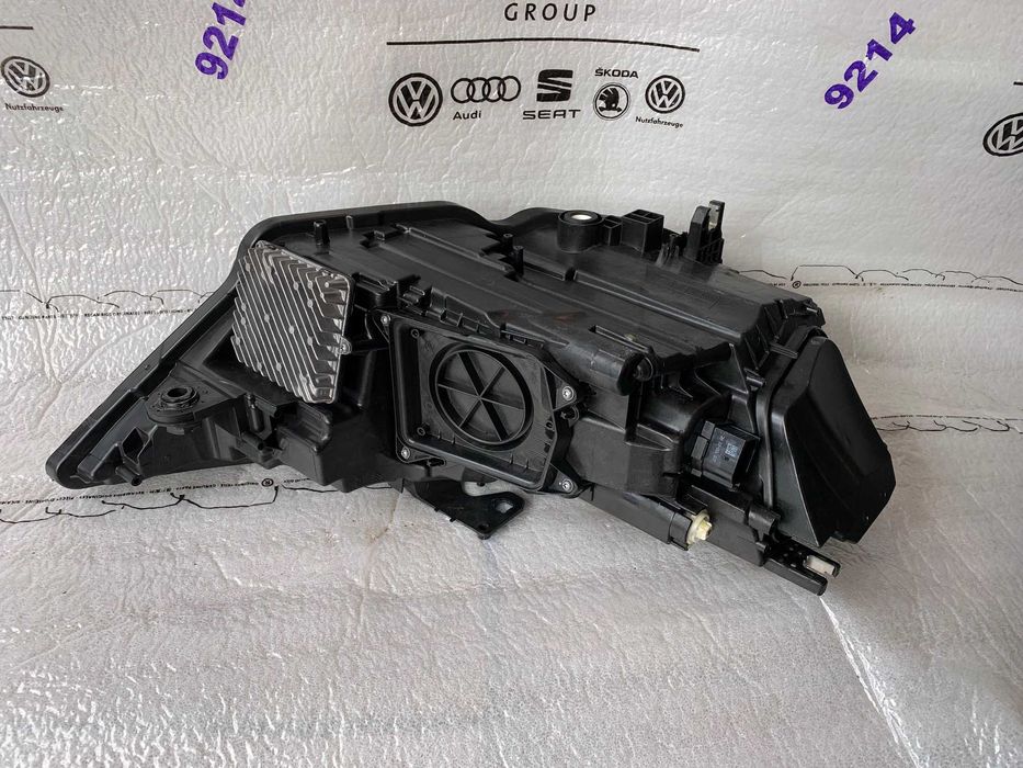 Far stanga Audi A6 4K C8 Full LED 4K0941033