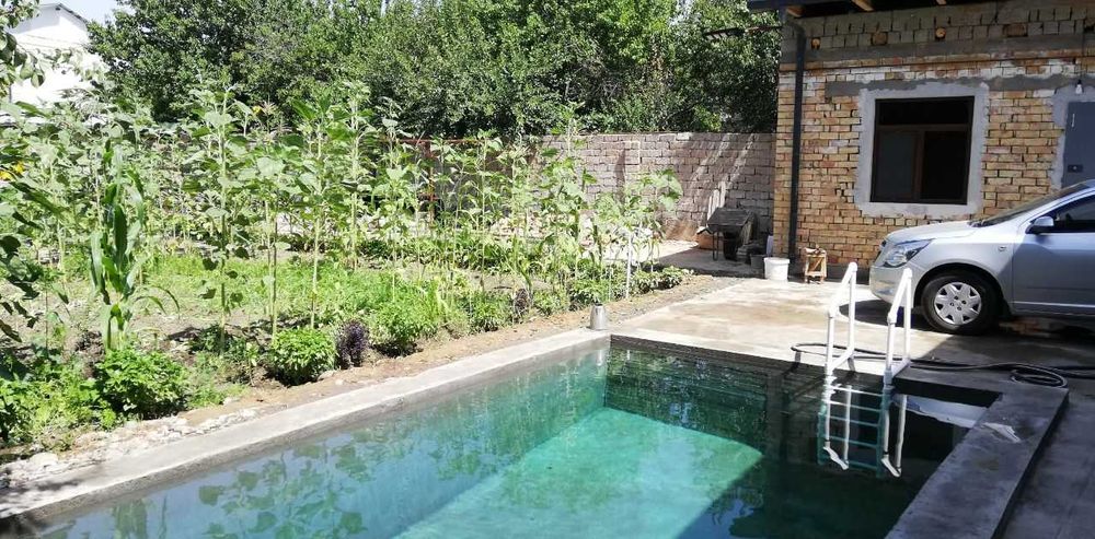 Участок с 2 домами