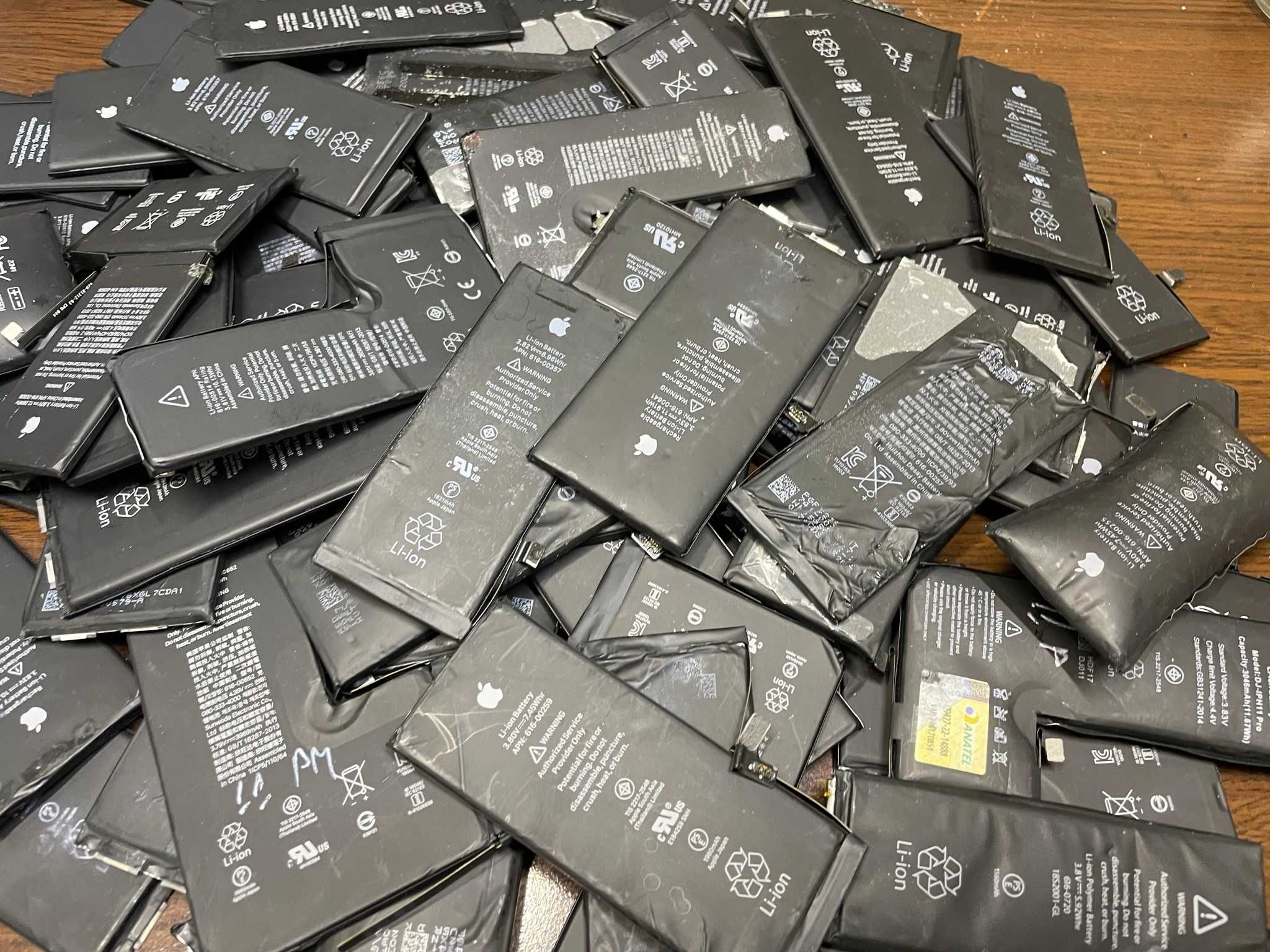 Смяна на батерия за iPhone 11/11 Pro/Max/12/Mini/13/13 Pro Max/14/15 гр ...