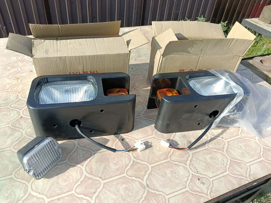 Фары для погрузчиков.