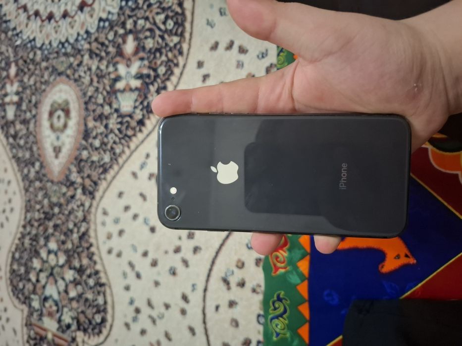 IPhone 8 64gb 100