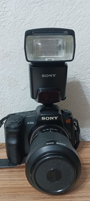 Продам фотоаппарат Сони Альфа 200
