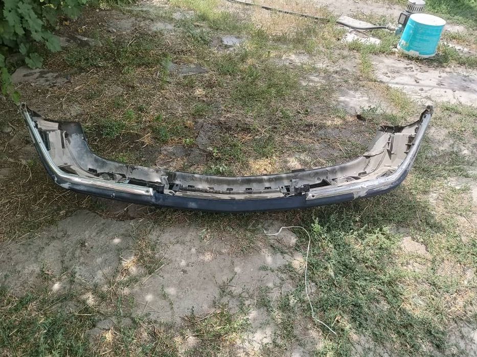 Бампер мерседес 180