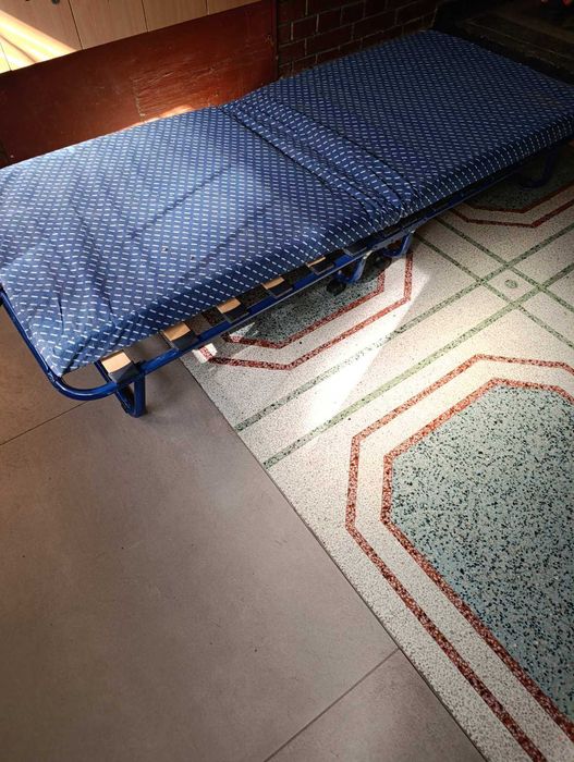 Сгъваемо походно легло