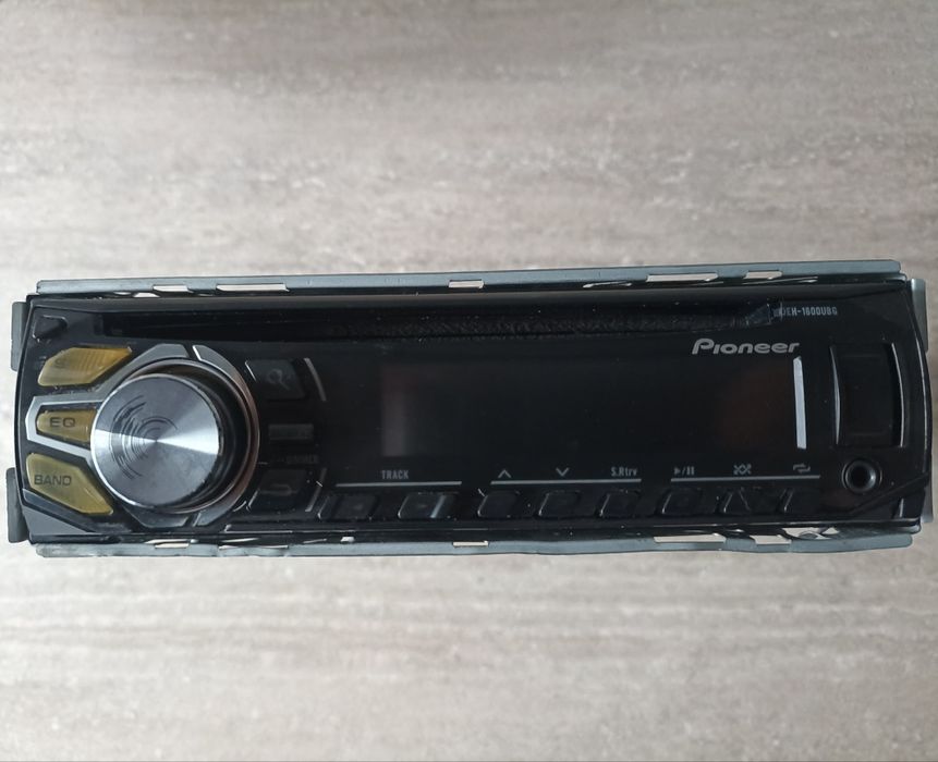 Vand radio mp3 playere auto funcționale