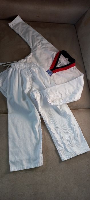 Продам форму теквандо