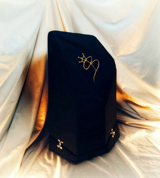 Авторско Яйце на Фаберже "Възкресение"