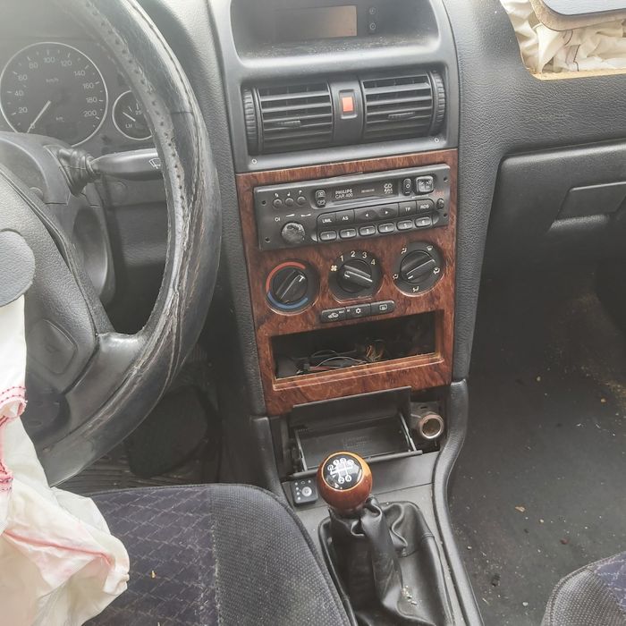 Опел Астра 1.6 I   1999г.