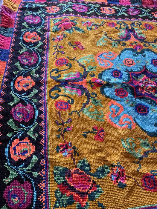 Fata de masa traditionala