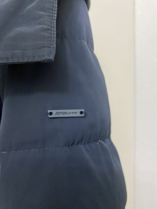 Женская куртка бренда Armani