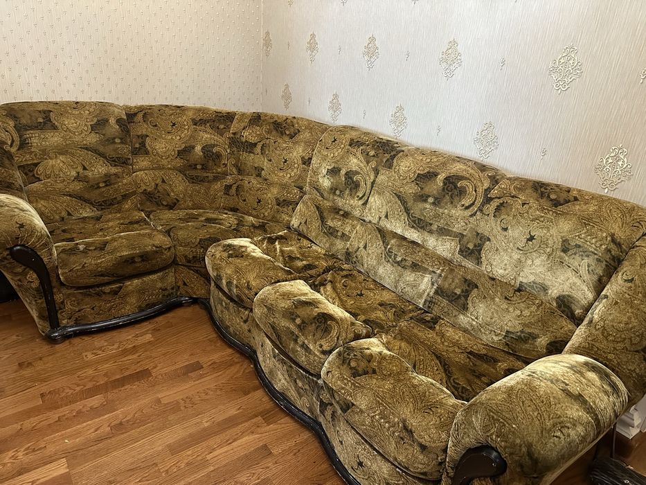 Срочно продам б/у мягкий уголок