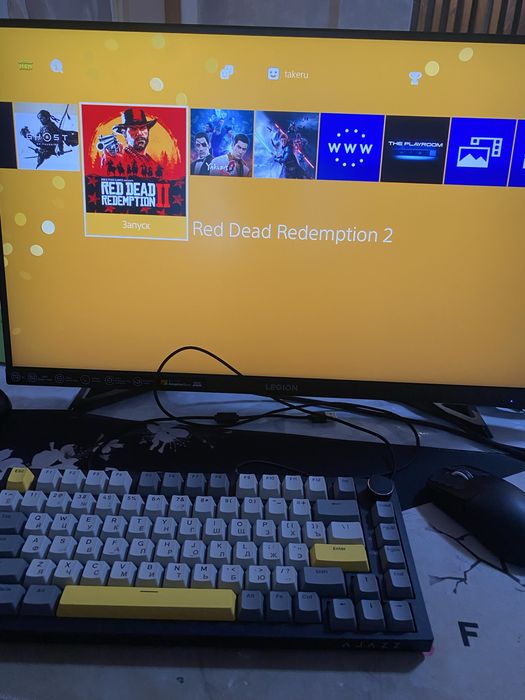 Продам playstation4 прошитую ps4
