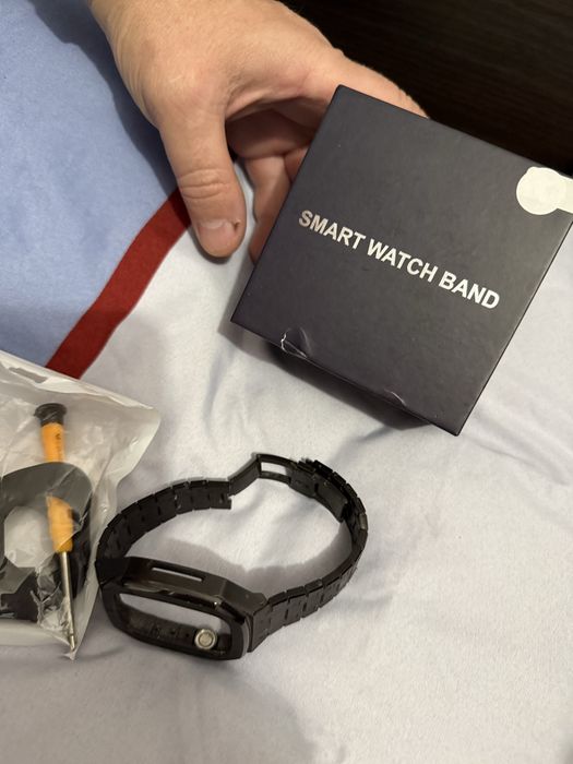 Apple Watch SE 44mm – Midnight + brățară metalică