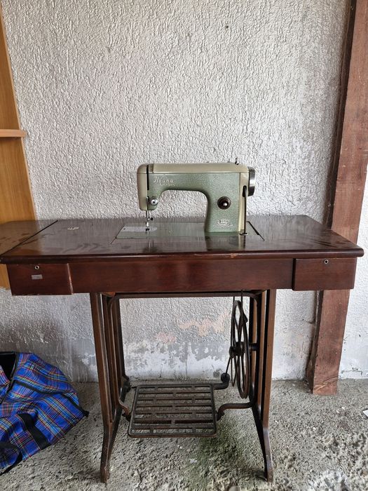 Mașina de cusut ileana