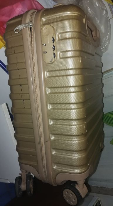 Чемодан  45*70 рабочий бу, второй 31*46 с дыркой