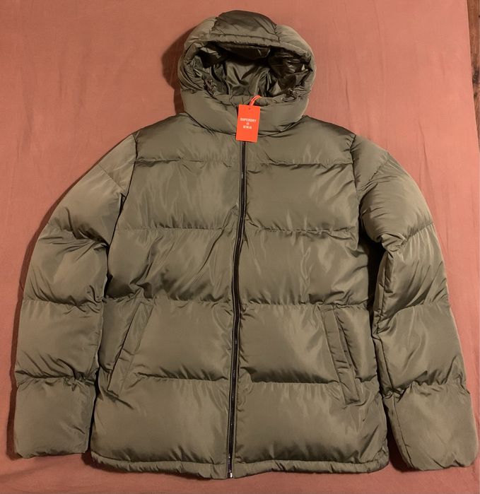 Чисто ново 100% Оригинално мъжко яке SUPERDRY. Размер М.