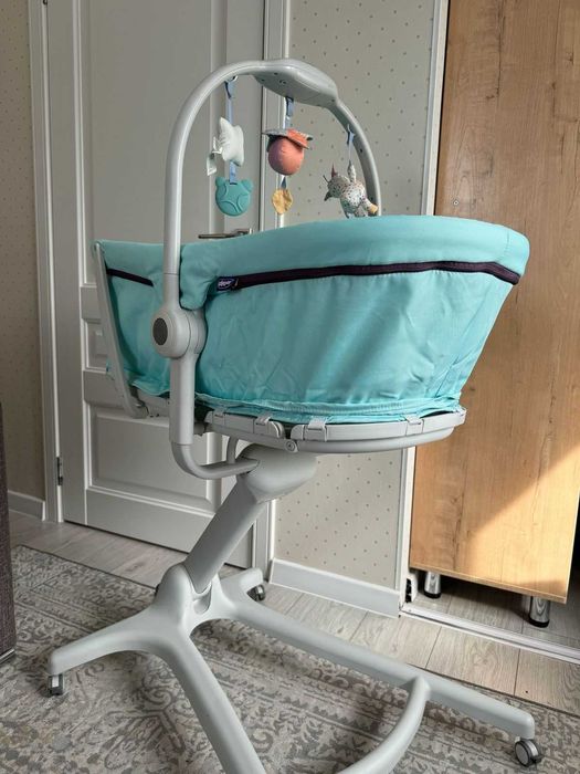 продам кроватку, стульчик 3 в 1