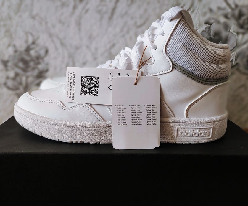 Продам новые кеды Adidas оригинал