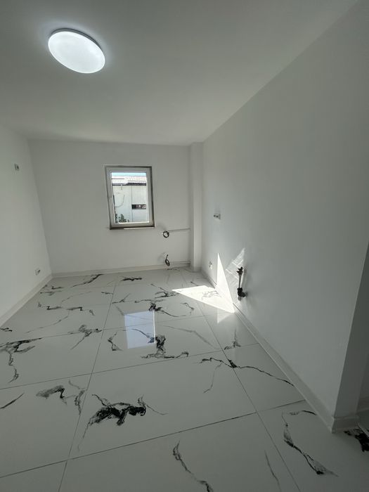 Vand apartament cu 2 camere
