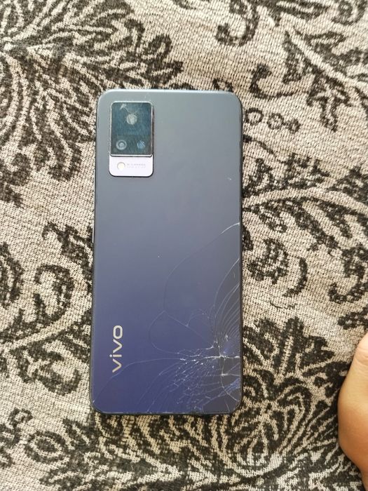 Обменяю vivo V21