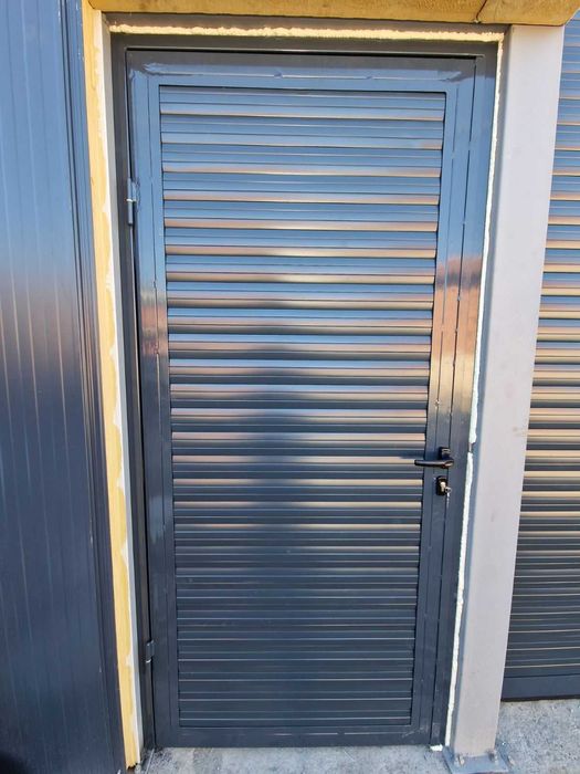 Гаражни, ролетни и охранителни врати