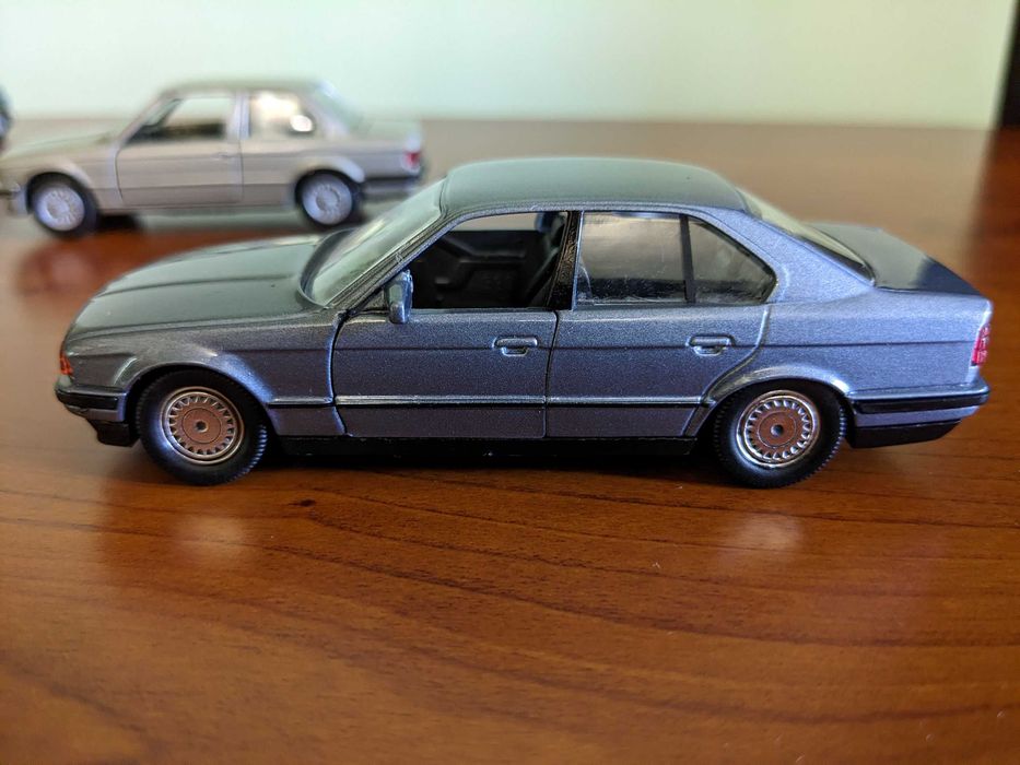 Модели авто BMW в масштабе 1:43