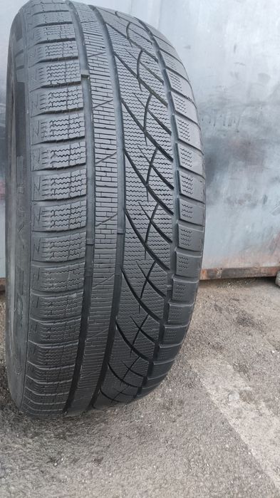 1брой зимна гума 235/60/18 Momo SUV
dot21
6.6mm
Добро състояние на гум