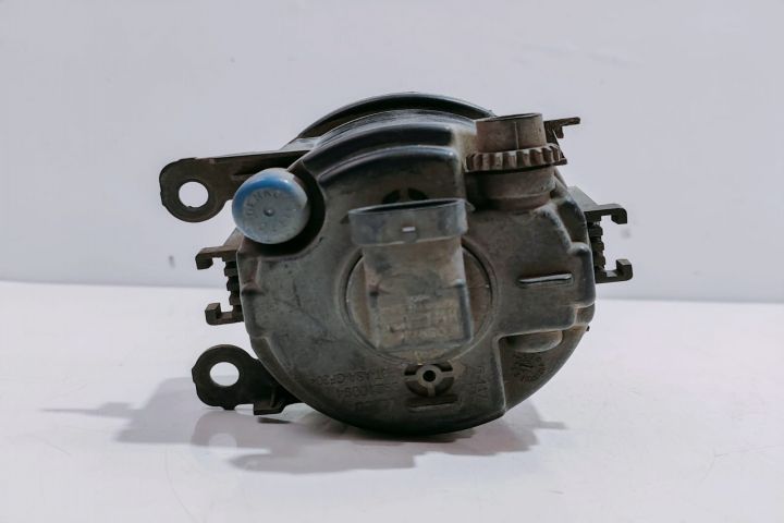 Proiector ceata dreapta cu defect 8200074008 Dacia Logan prima genera