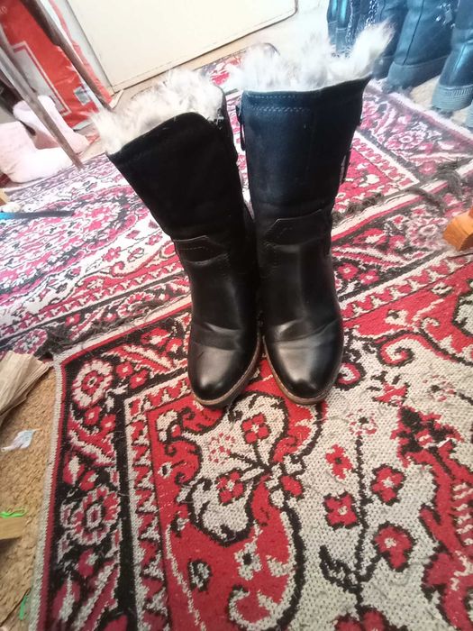 Дамски боти с ток