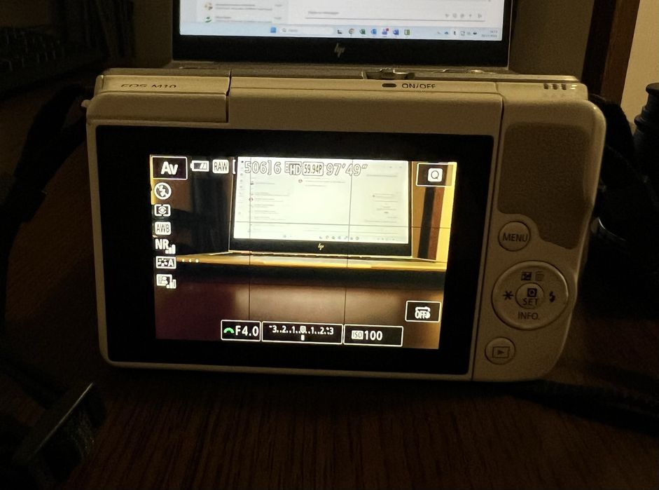 Canon EOS M10 cu 2 obiective