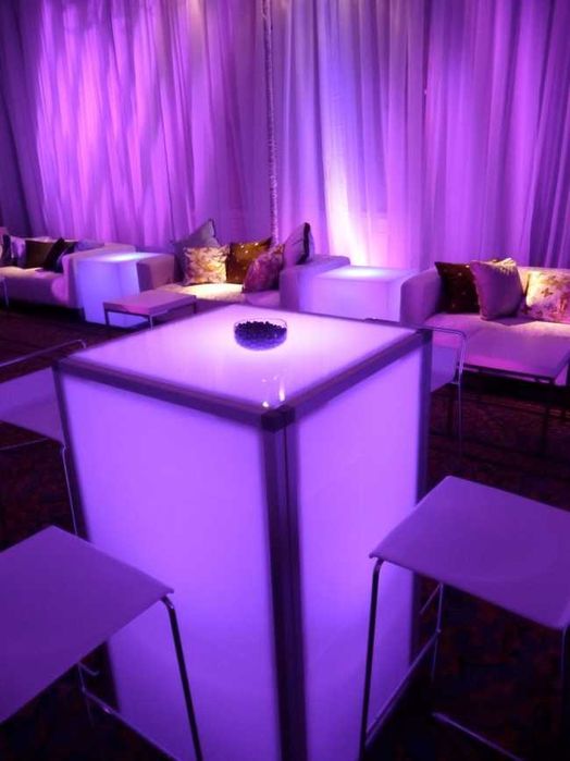 Mobilier led la comanda