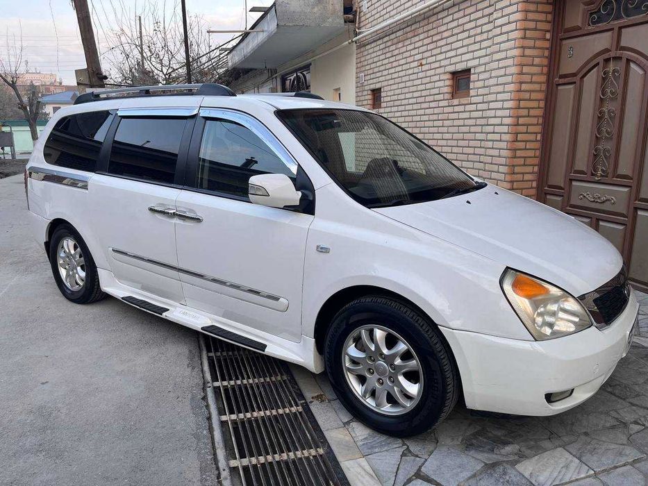 Киа Карнивал в хорошем состоянии