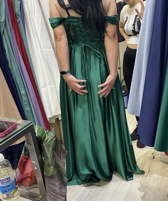 Официална зелена рокля