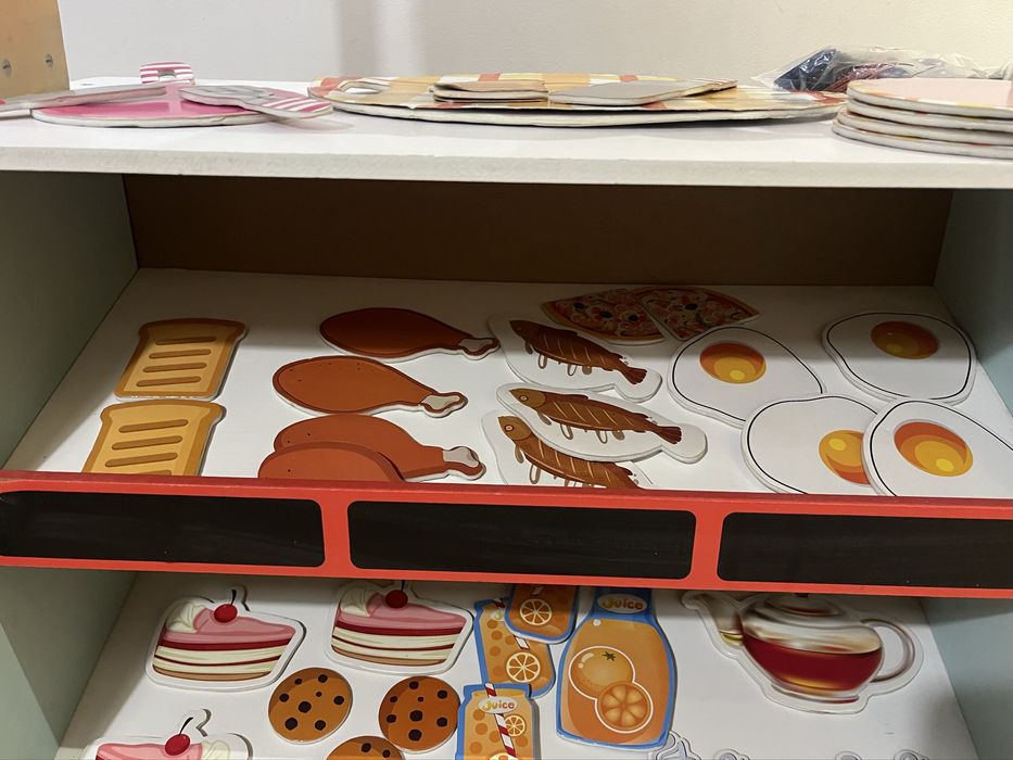 Дървен магазин и Театър 2в1