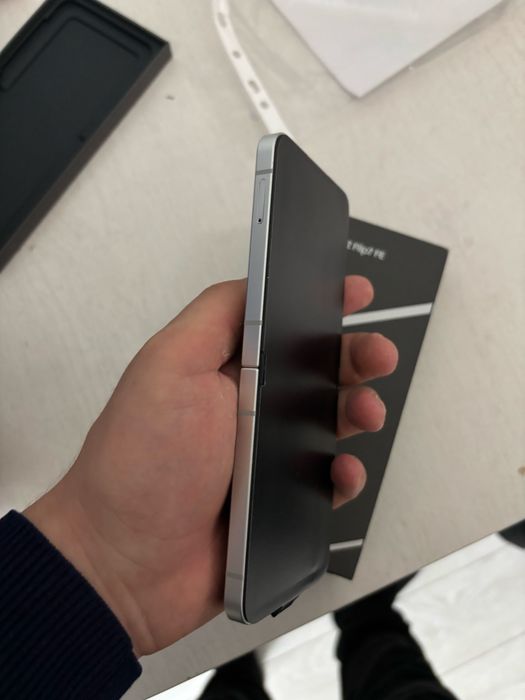 Самсунг z flip7 8/128гб