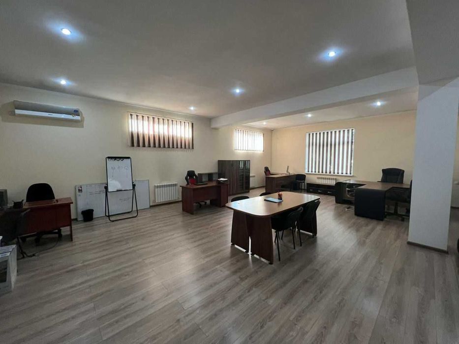 Продаётся 1 700 м² производственный цех.