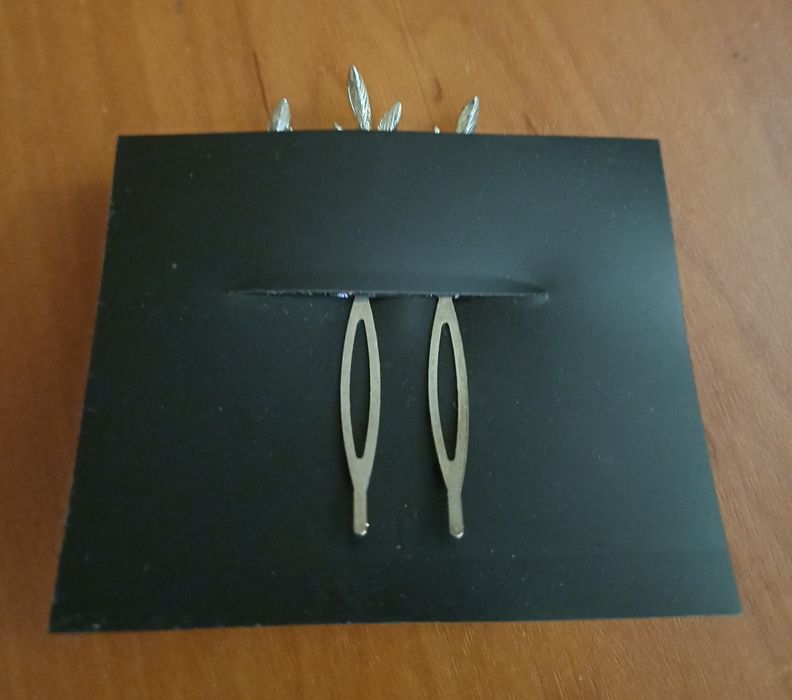 Брошка за коса в сребристо